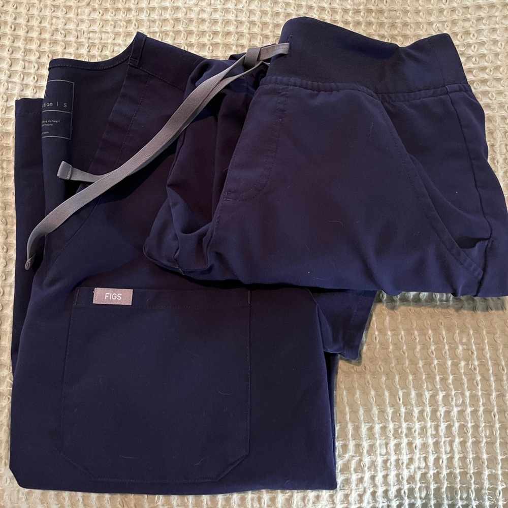 Figs Scrubs Technical Collection in navy - Picture 2 of 4